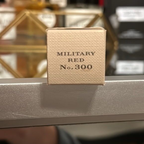 🎉2X HP🎉NWT Burberry Nail Polish - Military Red No. 300 - Picture 4 of 4